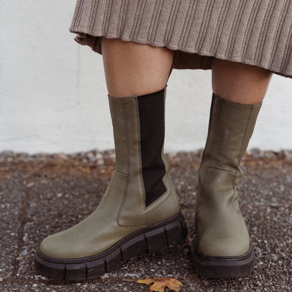 ALOHAS Olive and Black Combat Boots ethically made- size 6.5 - Picture 2 of 6